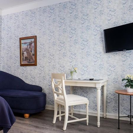 Hotel Vaennaes Vannas Екстериор снимка