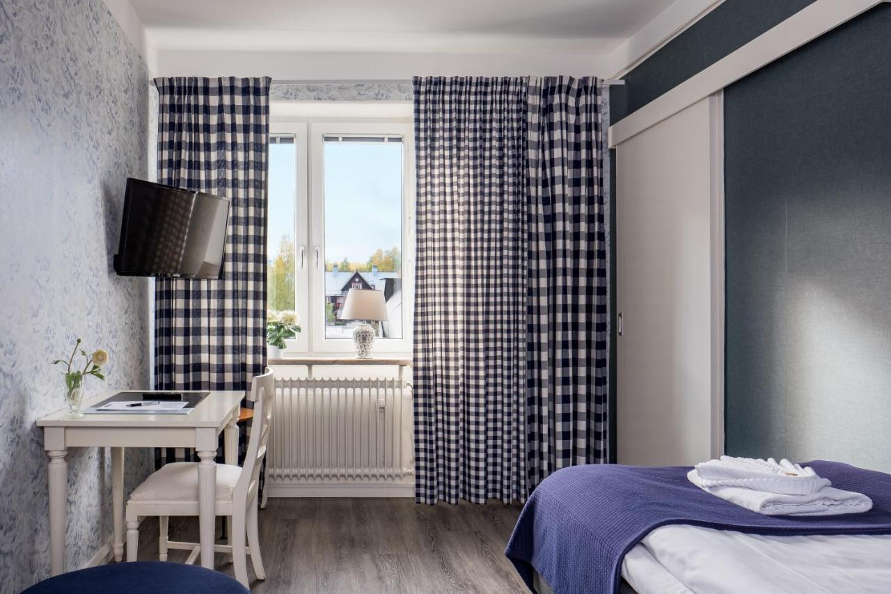 Hotel Vaennaes Vannas Екстериор снимка