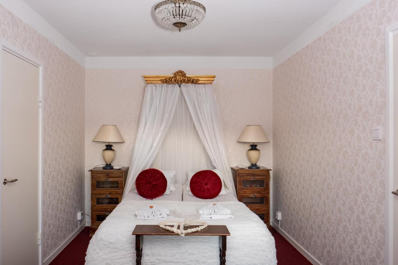 Hotel Vaennaes Vannas Екстериор снимка